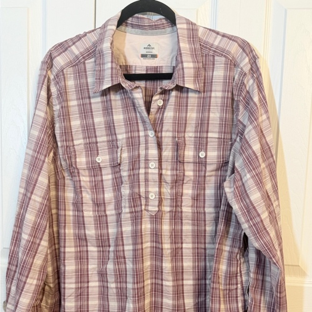 Casual Plaid Button-Down Sz 2x Women's Shirt in Maroon White EUC Rounded Hem. AB